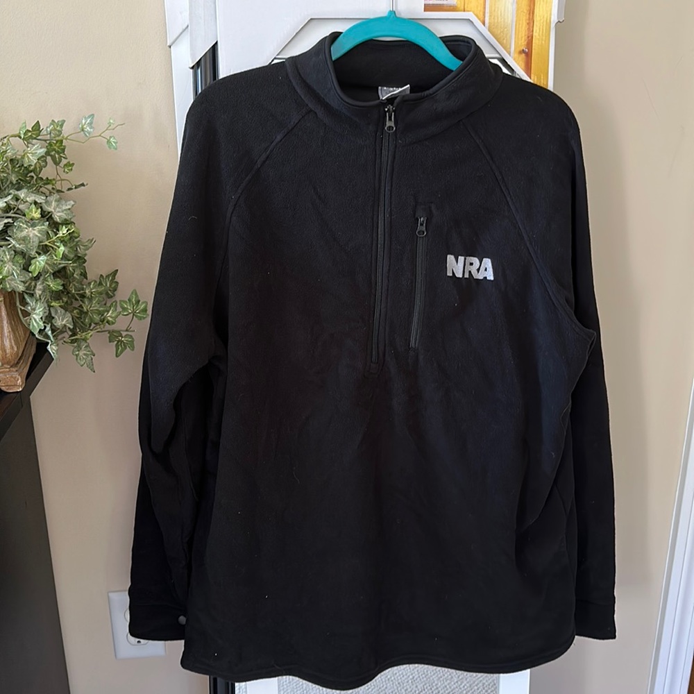 NEW MENS NRA BLACK FLEECE PULLOVER - LARGE
